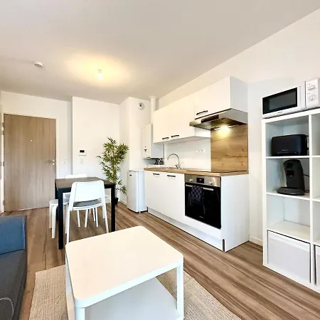 Apartment L'emeraude - Proche Hopital - Parking - Clim - Fibre - Terrasse