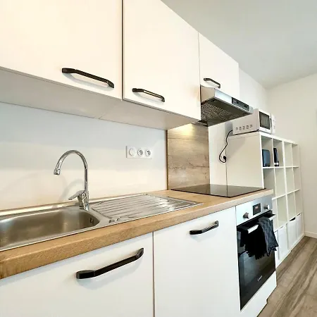 L'emeraude - Proche Hopital - Parking - Clim - Fibre - Terrasse Appartement