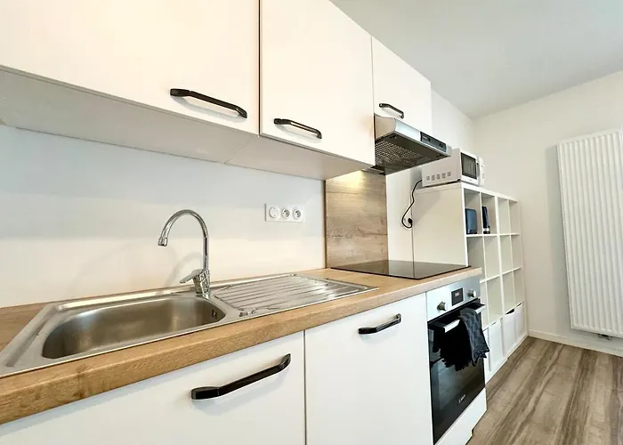 L'emeraude - Proche Hopital - Parking - Clim - Fibre - Terrasse Appartement